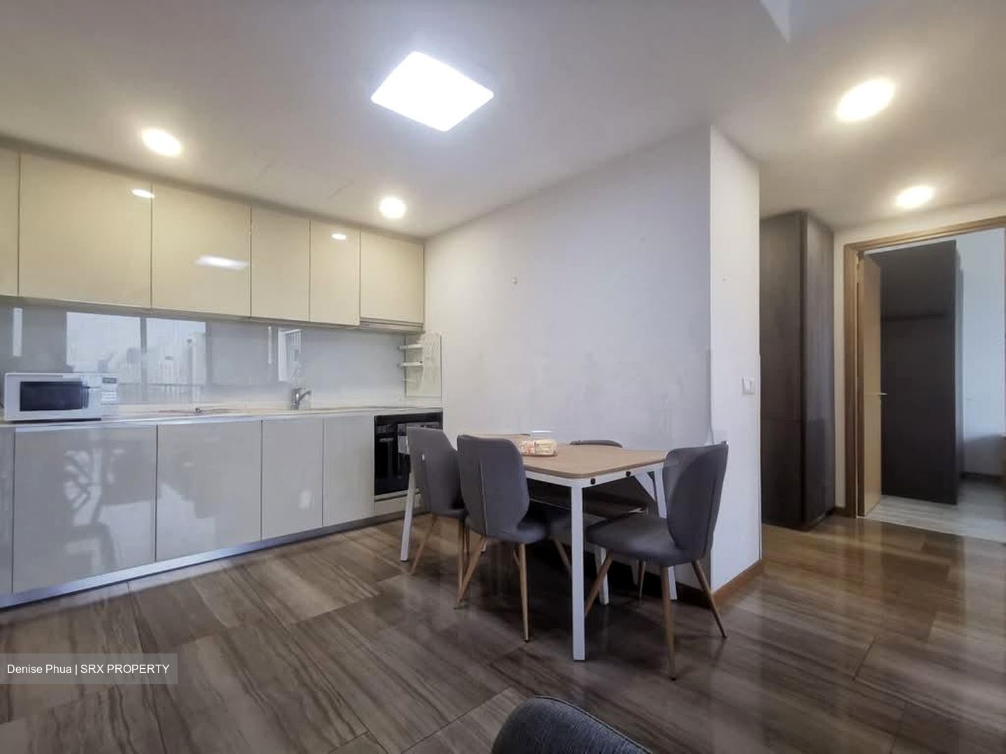 Lakeville (D22), Condominium #575834991